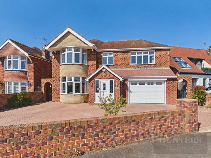 4 Bedroom Detached House For Sale In Eighth Avenue, Bridlington, YO15