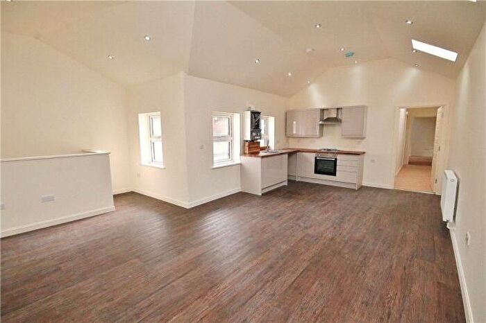 2 Bedroom Flat To Rent In Flat Perry Court, High Street, South Norwood, SE25