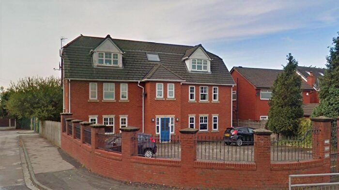 2 Bedroom Flat To Rent In Golborne Road, Ashton-In-Makerfield, Wigan, WN4