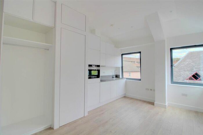 Flat To Rent In Venture Lofts, High Street, Purley, CR8