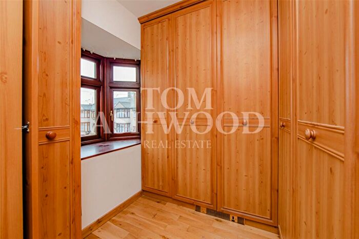 5 Bedroom End Of Terrace House For Sale In Westrow Drive, Leftley Estate, Barking, IG11