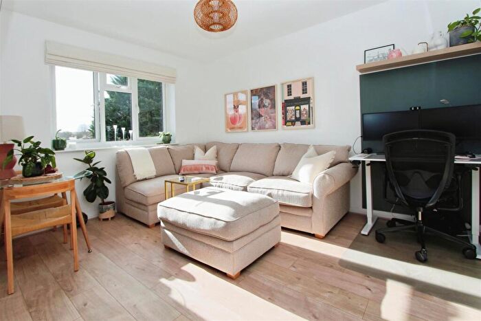1 Bedroom Apartment For Sale In Ashton Drive, Ashton Vale, Bristol, BS3