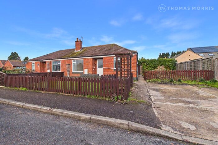 2 Bedroom Bungalow To Rent In Montagu Road, Great Stukeley, Huntingdon, Cambridgeshire, PE28