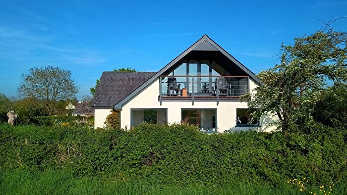 4 Bedroom Bungalow For Sale In Orley Road, Ipplepen, TQ12