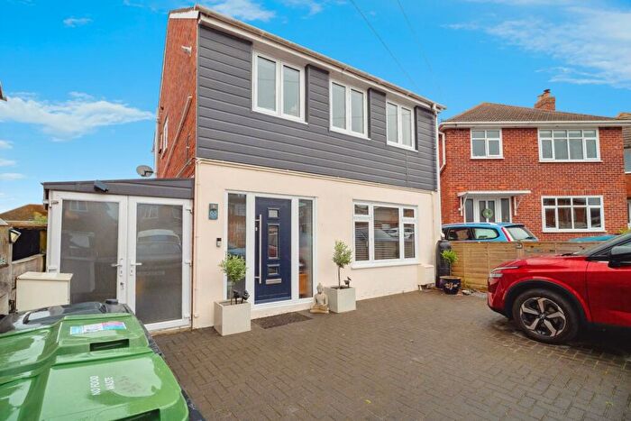 4 Bedroom Detached House For Sale In Broadmeadow Road, Weymouth, Dorset, DT4