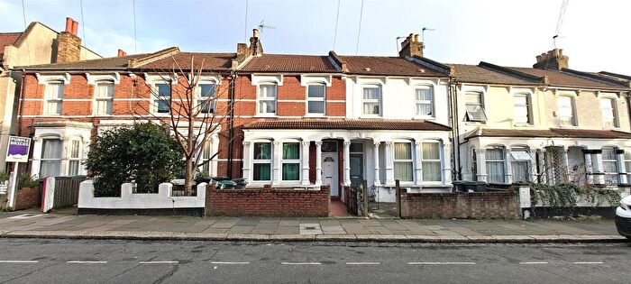 4 Bedroom Terraced House To Rent In Harringay Road, Turnpike Lane, N15
