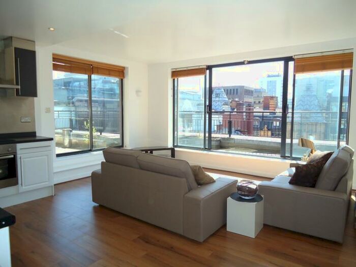 2 Bedroom Apartment To Rent In South Parade, Leeds, LS1