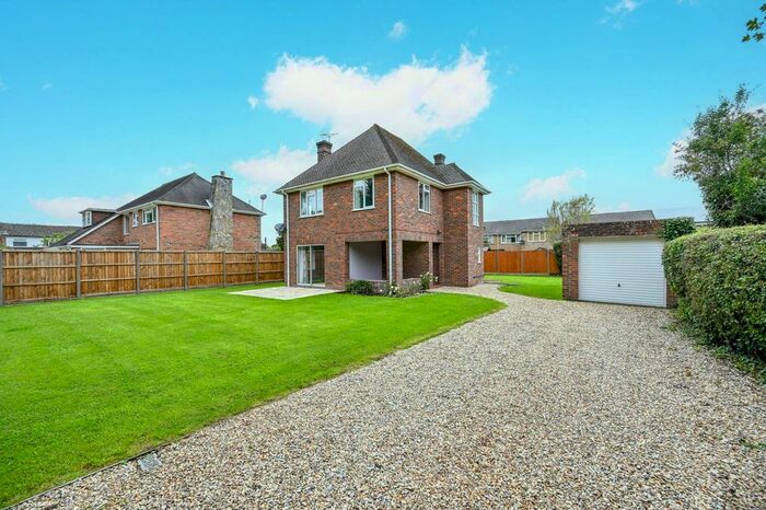 3 Bedroom Detached House To Rent In Pinks Hill, Guildford, Wood Street Village, Guildford, GU3