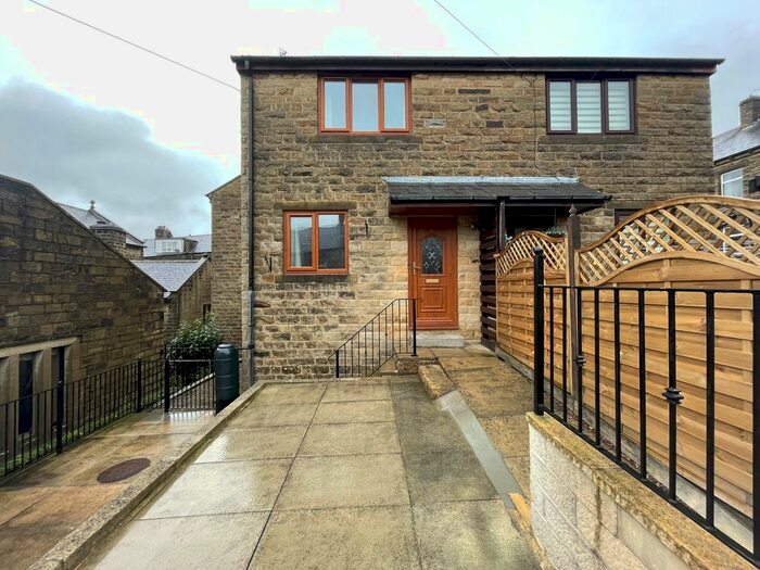 2 Bedroom Property To Rent In Albion Street, Cross Roads, Keighley, BD22