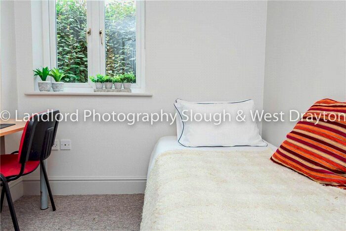 1 Bedroom Semi-Detached House To Rent In Broomfield, Guildford, Surrey, GU2