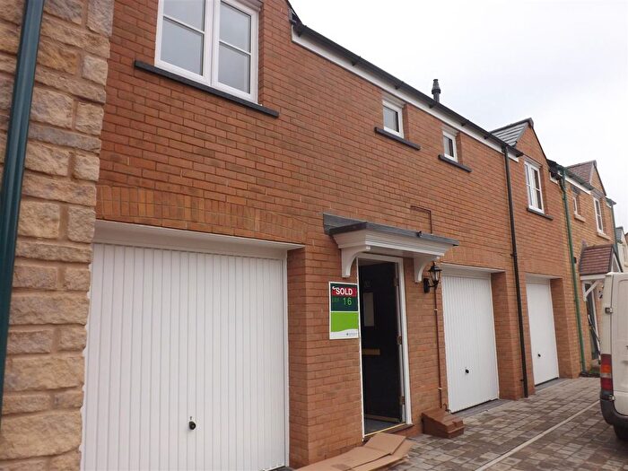 2 Bedroom Maisonette To Rent In Offerton Road, Swindon, SN1