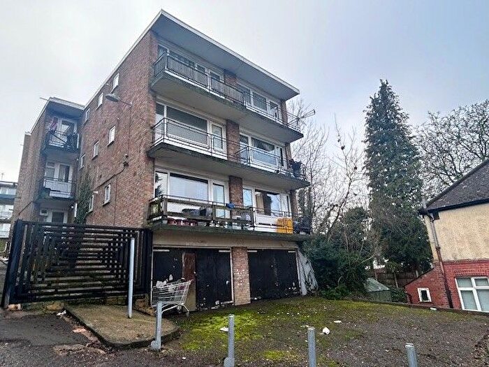 Studio To Rent In Ruthin Close, Luton, LU1