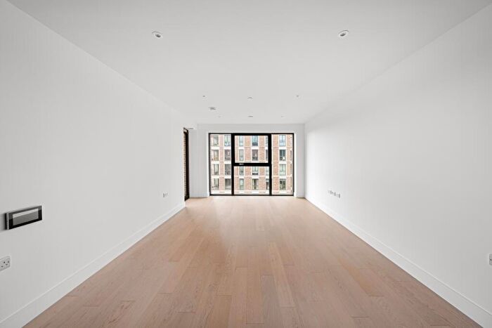 2 Bedroom Flat For Sale In Belfield Mansions, Elephant Park, London, SE17