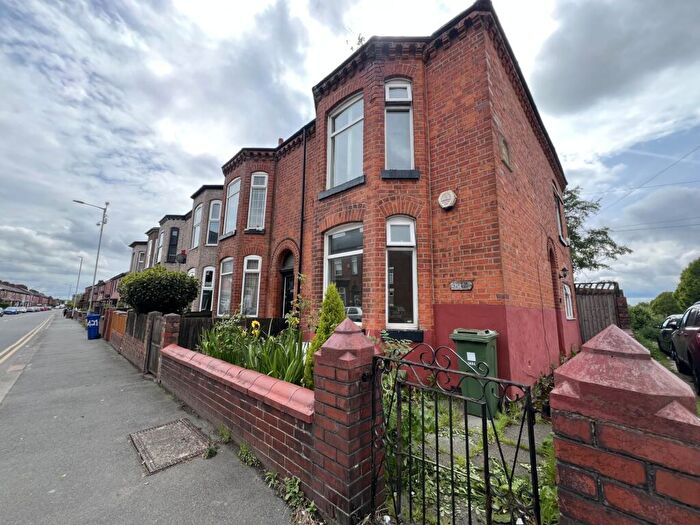 3 Bedroom End Of Terrace House To Rent In Edge Lane, Droylsden, M43