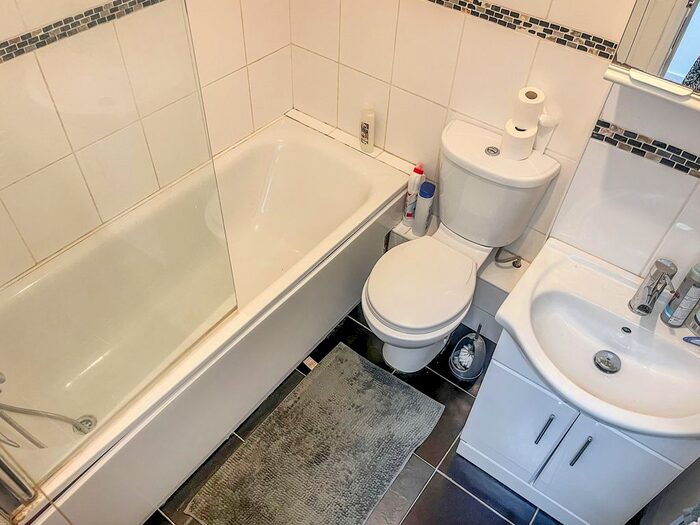 4 Bedroom Town House To Rent In Coburg Crescent, Lambeth, SW2