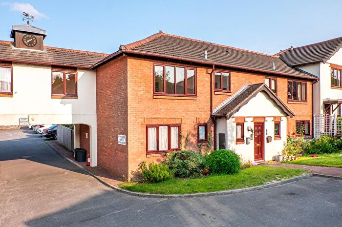 2 Bedroom Flat For Sale In St. Pauls Street, Tunbridge Wells, TN4