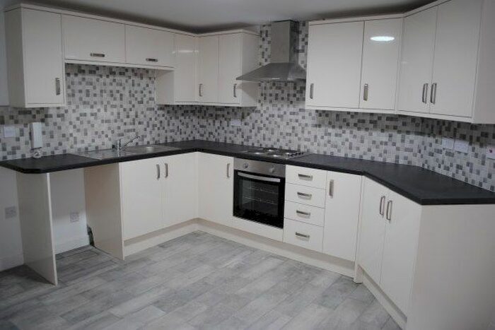 2 Bedroom Flat To Rent In King Street, Dudley DY2