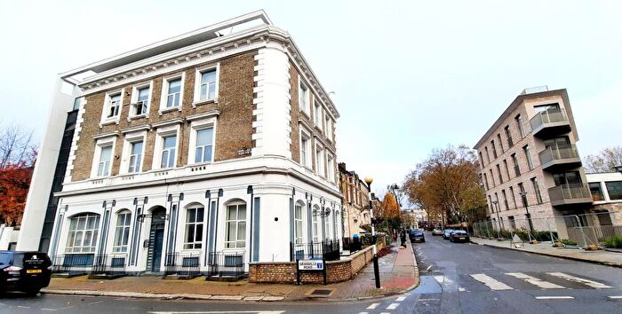 2 Bedroom Apartment To Rent In Cambridge Road, West Kilburn, London, NW6