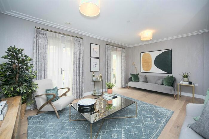 4 Bedroom Town House To Rent In Brewery Lane, Twickenham, TW1