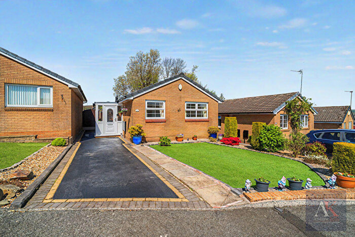 2 Bedroom Detached Bungalow For Sale In Dew Meadow Close, Rochdale, OL12
