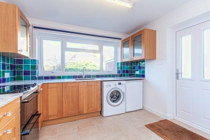 3 Bedroom Semi-Detached House To Rent In Wessex Road, Didcot, OX11