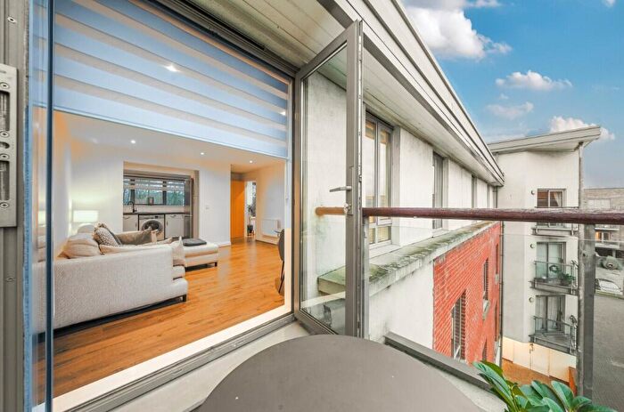 2 Bedroom Apartment For Sale In Victoria Court, New Street, Chelmsford, Essex, CM1