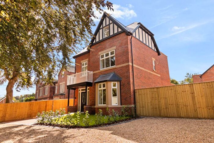 4 Bedroom Detached House For Sale In Abbey Road, Grimsby, DN32