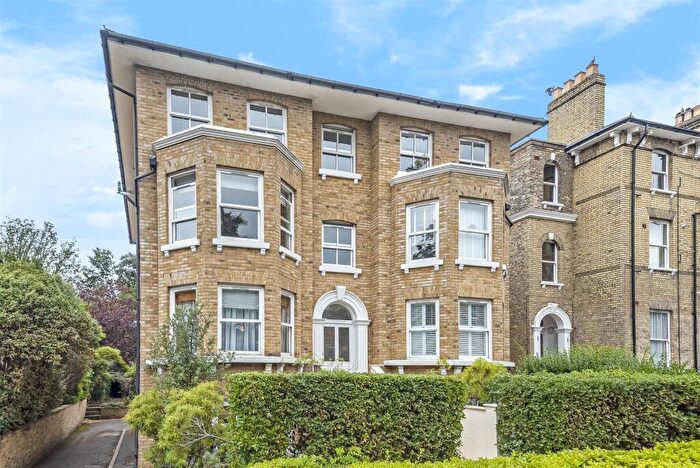 2 Bedroom Apartment To Rent In Surbiton Hill Park, Surbiton, KT5