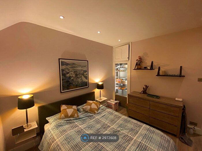 2 Bedroom Terraced House To Rent In Cowick Road, London, SW17