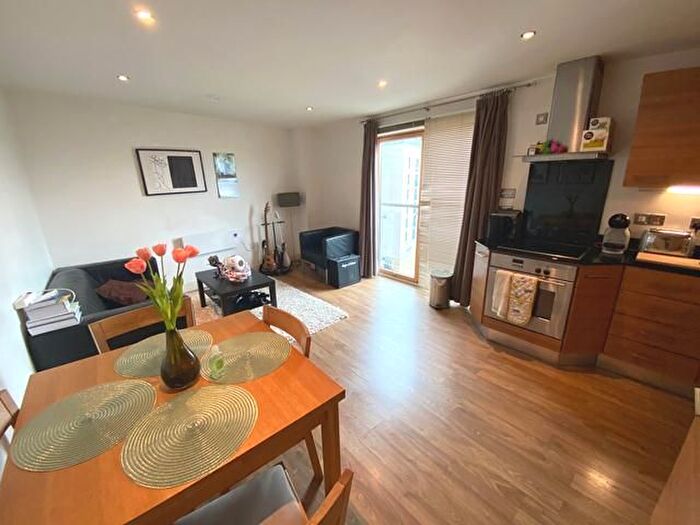 1 Bedroom Flat To Rent In Mackenzie House, Leeds, LS10