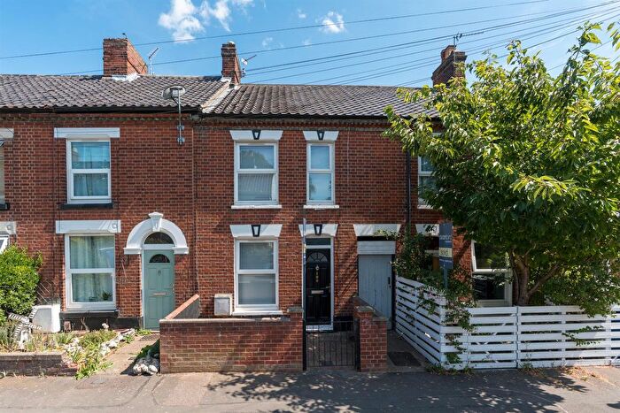 3 Bedroom Terraced House For Sale In Caernarvon Road, Norwich, NR2