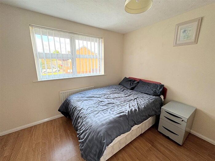 2 Bedroom End Of Terrace House To Rent In Templeton Close, Highfields, Hartlepool, TS27