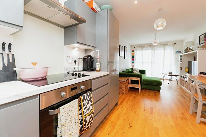 1 Bedroom Flat For Sale In Park Place, Stevenage, SG1