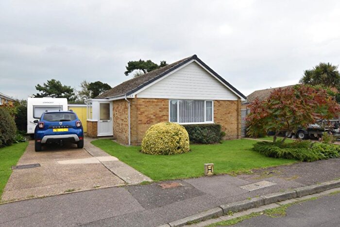 3 Bedroom Detached Bungalow For Sale In The Fairway, Dymchurch, Romney Marsh, TN29