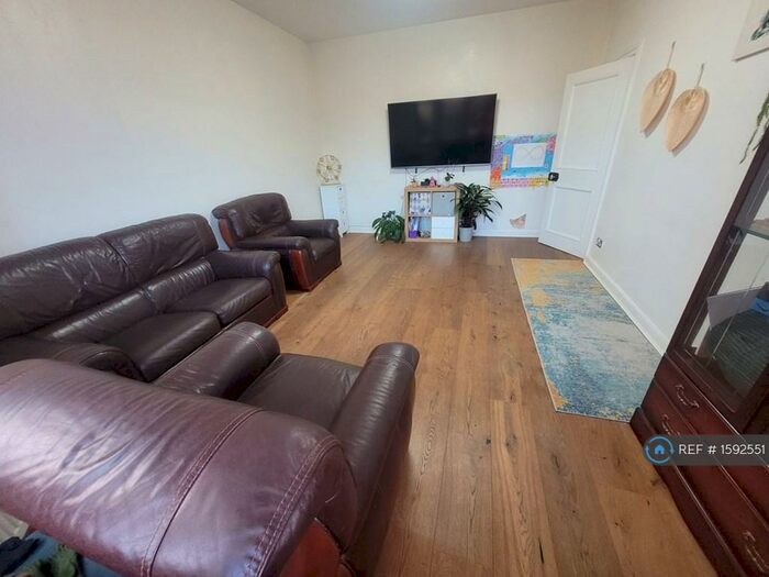 4 Bedroom Bungalow To Rent In Glasgow Road, Edinburgh, EH12