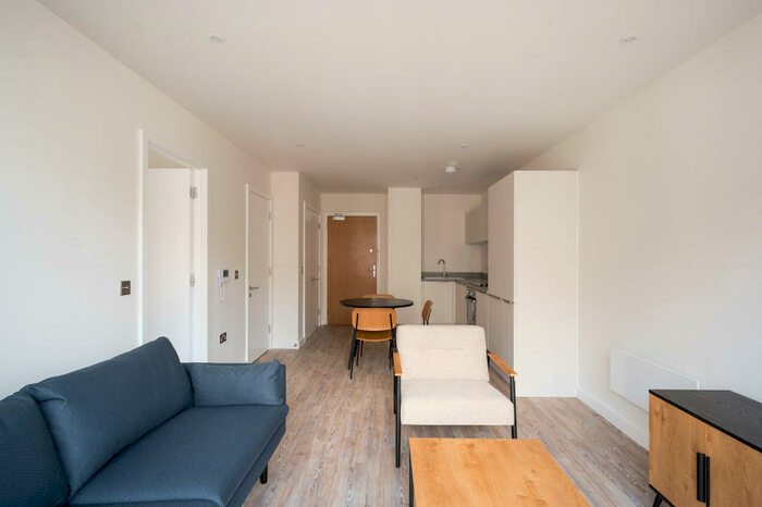 1 Bedroom Apartment To Rent In Apartment, The Kell, Gillingham Gate Road, Chatham Docks, Gillingham, ME4