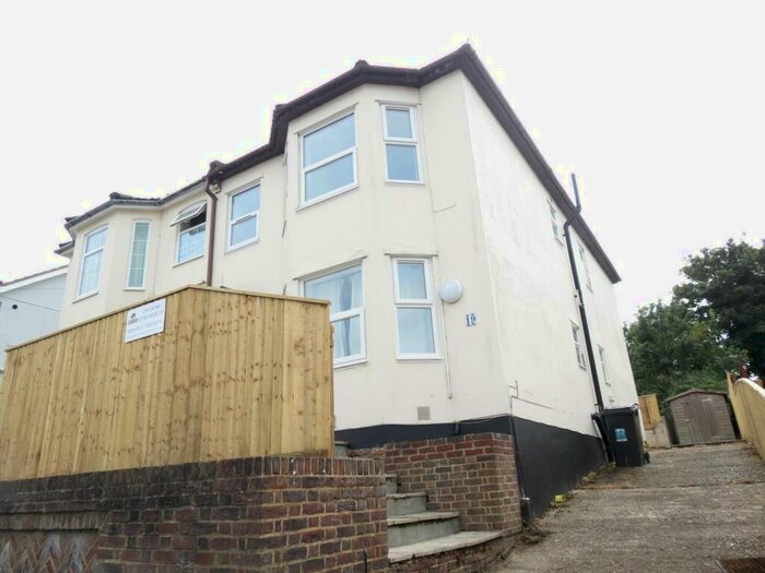 5 Bedroom House To Rent In Bedroom Detached House In Winton, BH9