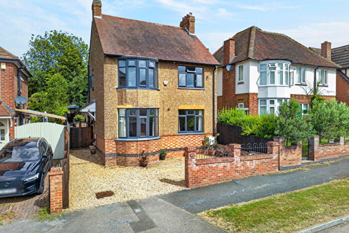 3 Bedroom Detached House For Sale In Hillside Avenue, Kettering, NN15