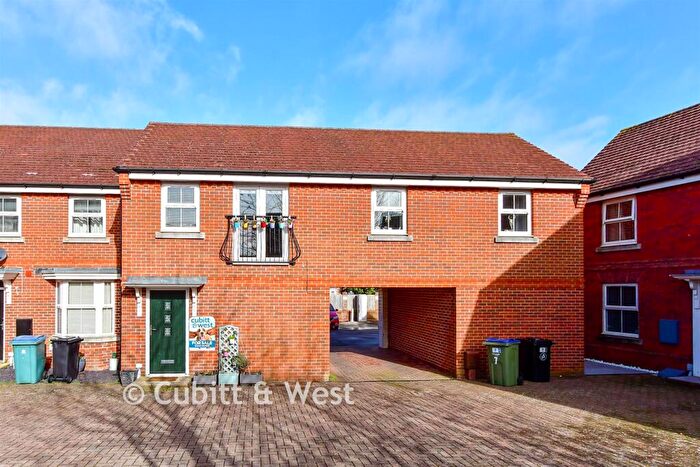 2 Bedroom Coach House For Sale In Clover Mead, Bognor Regis, West Sussex, PO22