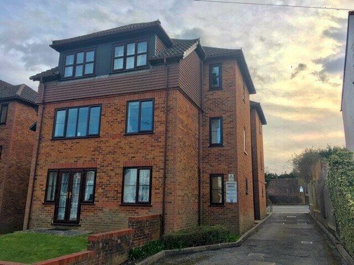 2 Bedroom Apartment To Rent In Earlswood Road, Redhill, RH1