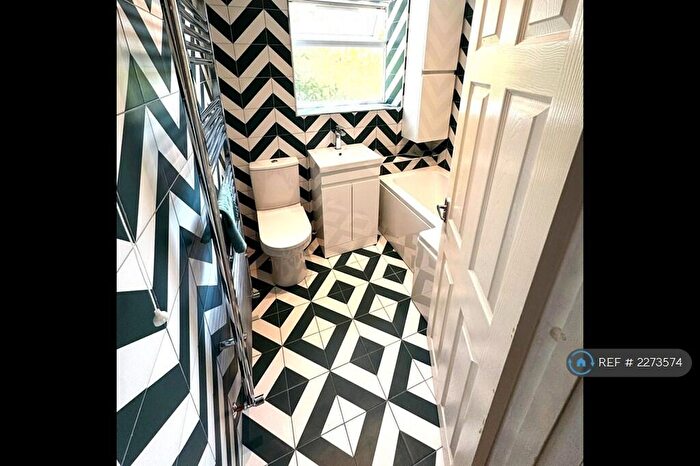 4 Bedroom Semi-Detached House To Rent In Nyetimber Hill, Brighton, BN2