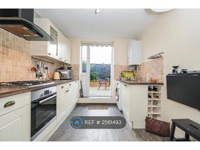 2 Bedroom Flat To Rent In Garlies Road, London, SE23