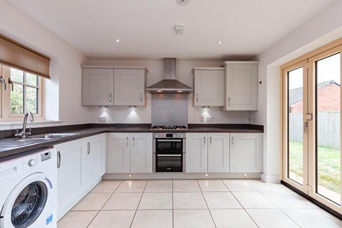 4 Bedroom Detached House To Rent In Flanders Close, Bicester, OX26