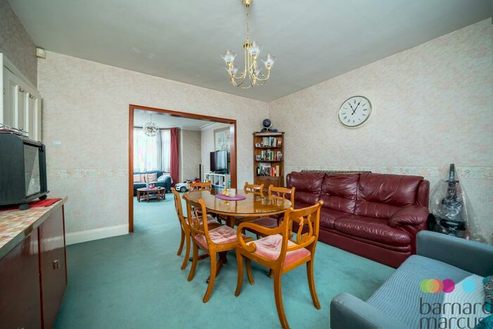 3 Bedroom House To Rent In Percy Road, Woodside Park, N12