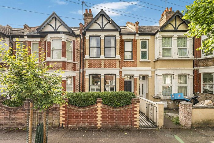 5 Bedroom Terraced House For Sale In Havant Road, Walthamstow, London, E17