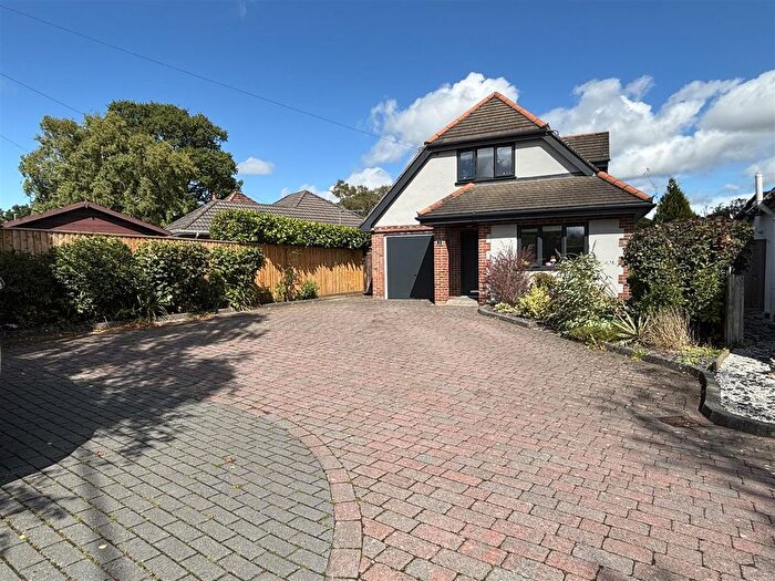 3 Bedroom Detached House For Sale In Manor Road, Verwood, BH31