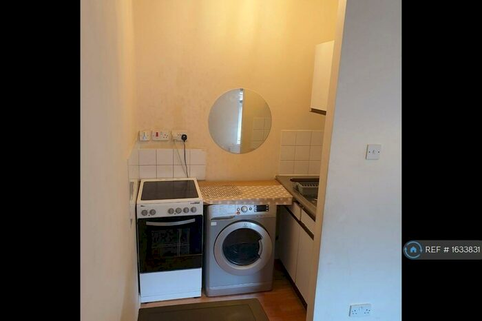 Studio To Rent In Dallow Road, Luton, LU1