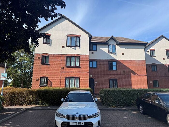 Studio To Rent In David Close, Harlington, Hayes, UB3