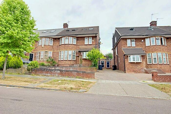1 Bedroom Flat To Rent In Michleham Down, London, N12