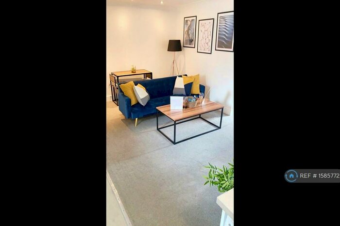 2 Bedroom Flat To Rent In Brookhill Road, London, SE18